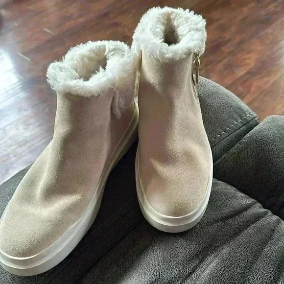 Cole Haan Women’s Grandpro Rally Bootie - Picture 2 of 7